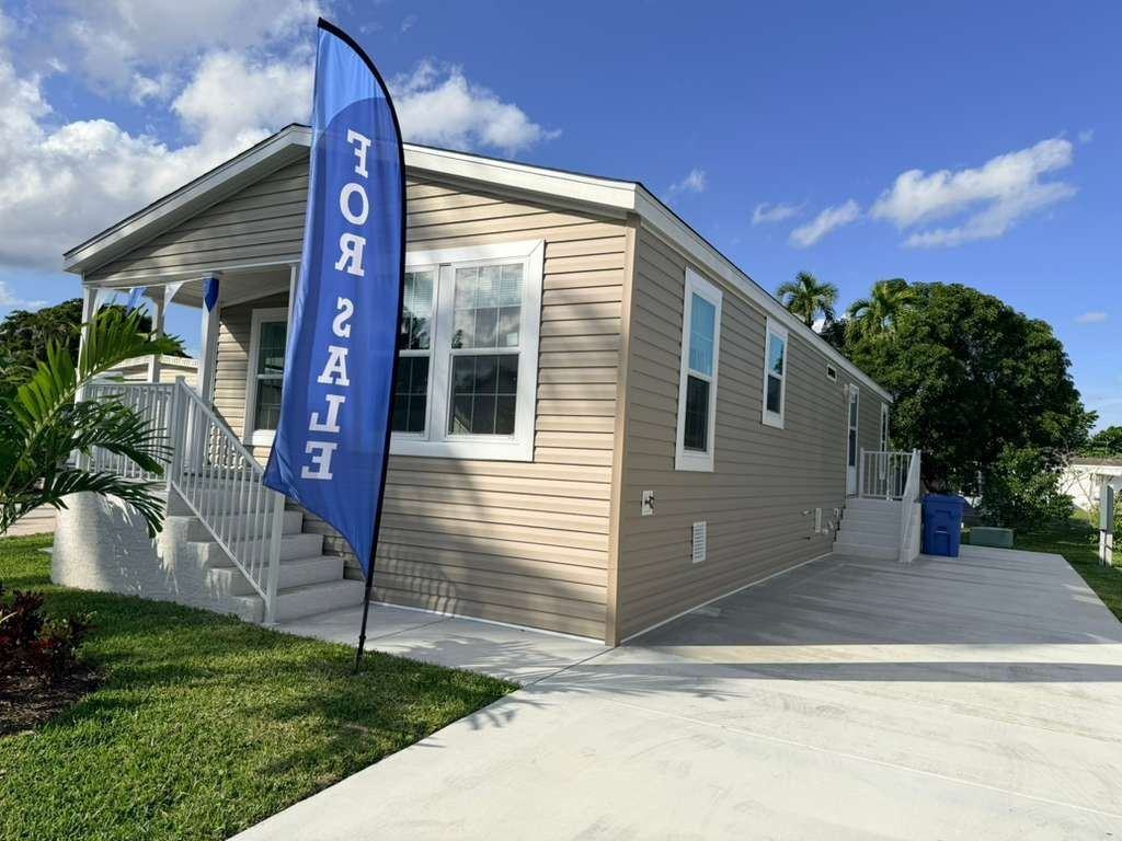 5267 Sw 32nd St - Photo 2 of 32