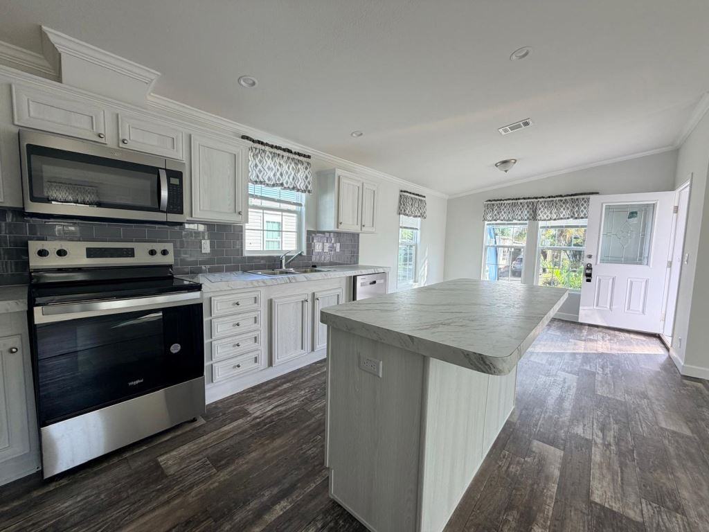 5267 Sw 32nd St - Photo 6 of 32