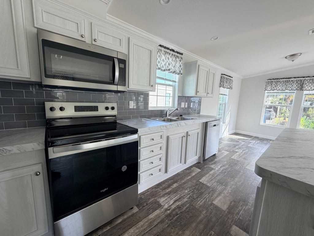 5267 Sw 32nd St - Photo 7 of 32