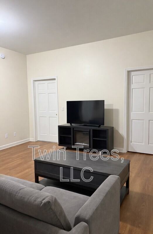 5942 Lonas St - Photo 4 of 9