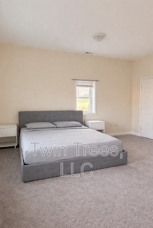 5942 Lonas St - Photo 7 of 9