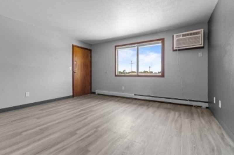 1540 Moraine Ter - Photo 2 of 14