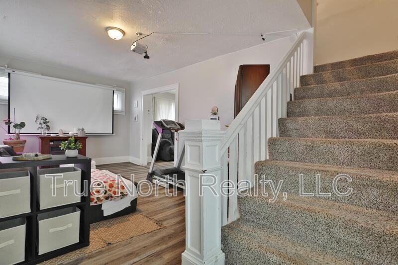 1599 Mooberry St - Photo 6 of 38