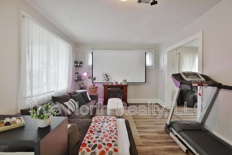 1599 Mooberry St - Photo 7 of 38