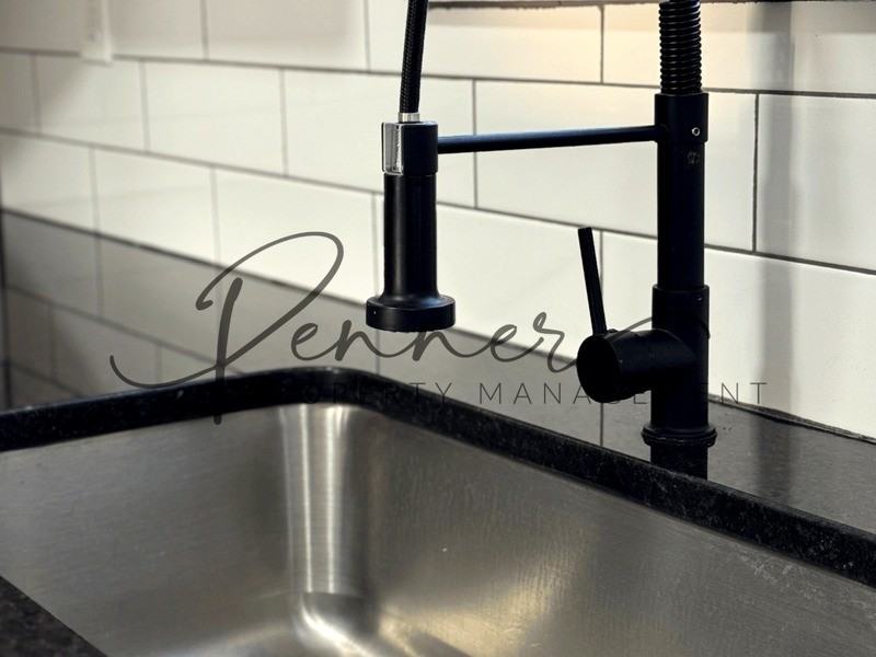 710 Ne Westwind Dr - Photo 4 of 17