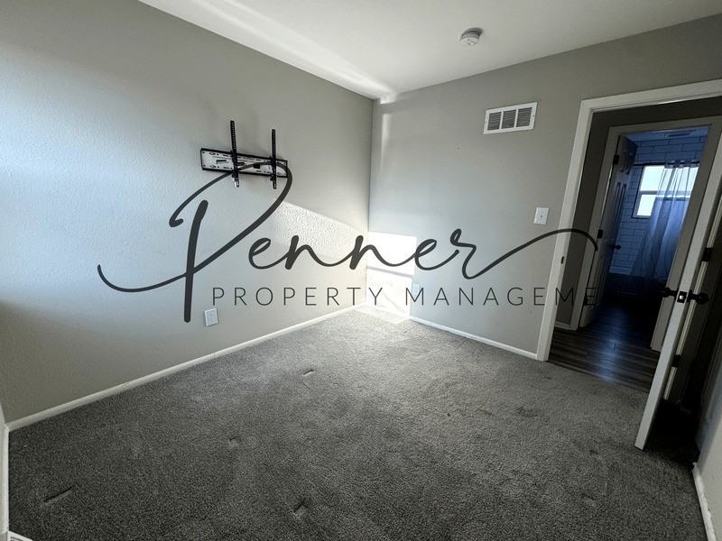 710 Ne Westwind Dr - Photo 5 of 17