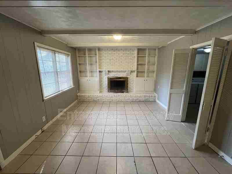 2859 Invergarry Rd - Photo 7 of 10