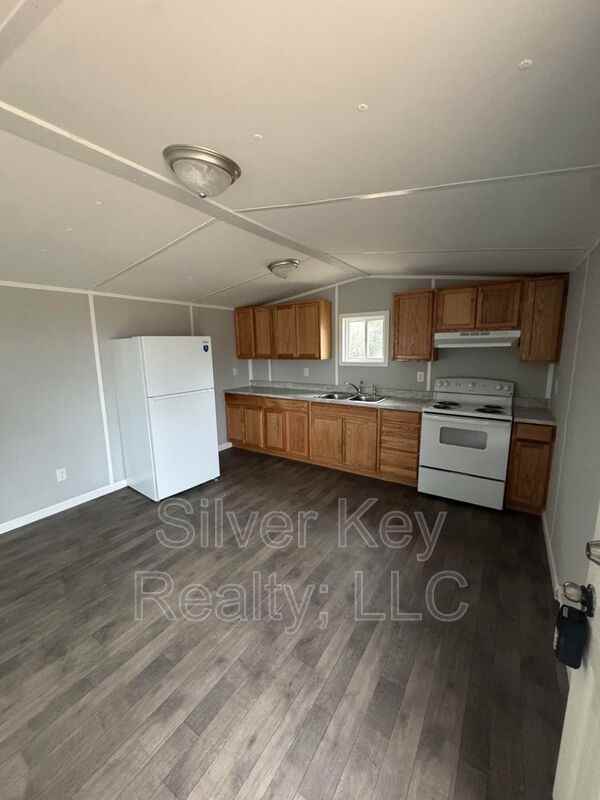 3000 Highways. #61 - Photo 3 of 10