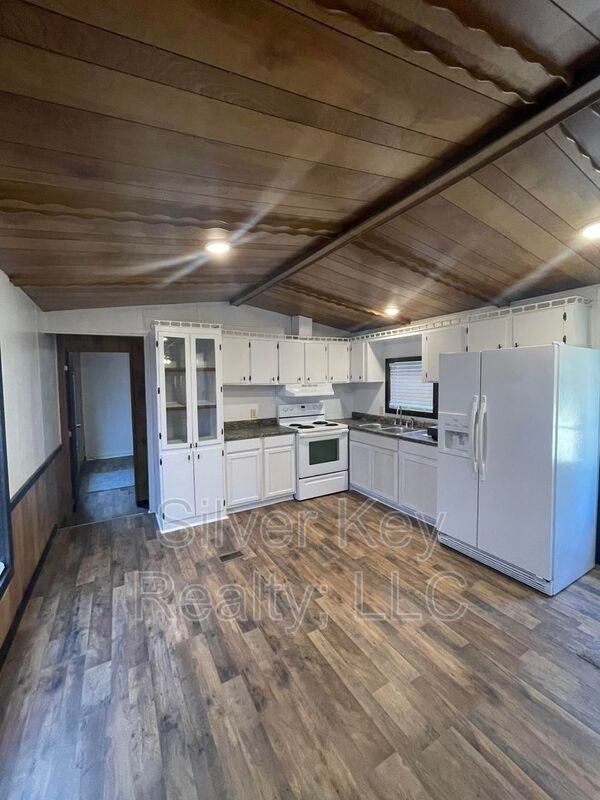 462 County Rd - Photo 5 of 13