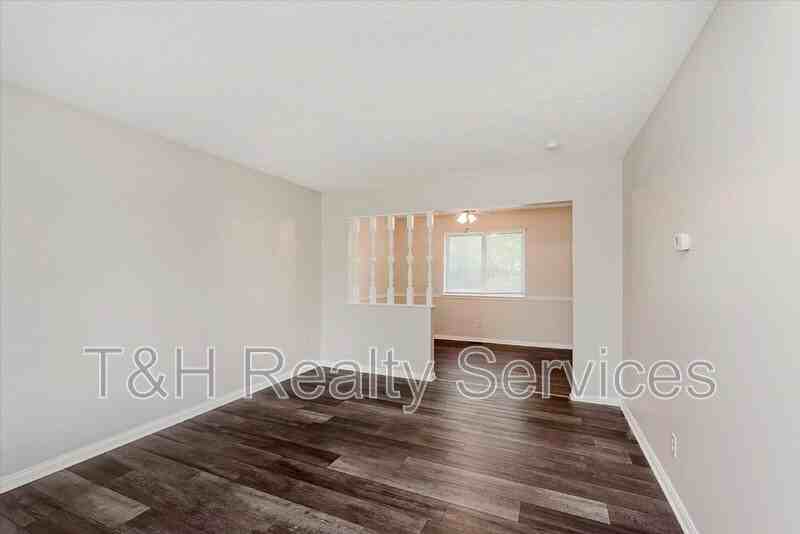 11313 Wolf Ln - Photo 7 of 29