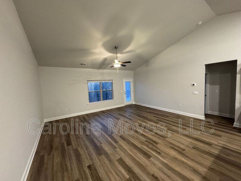 339 Cypress Hollow Trl - Photo 5 of 31