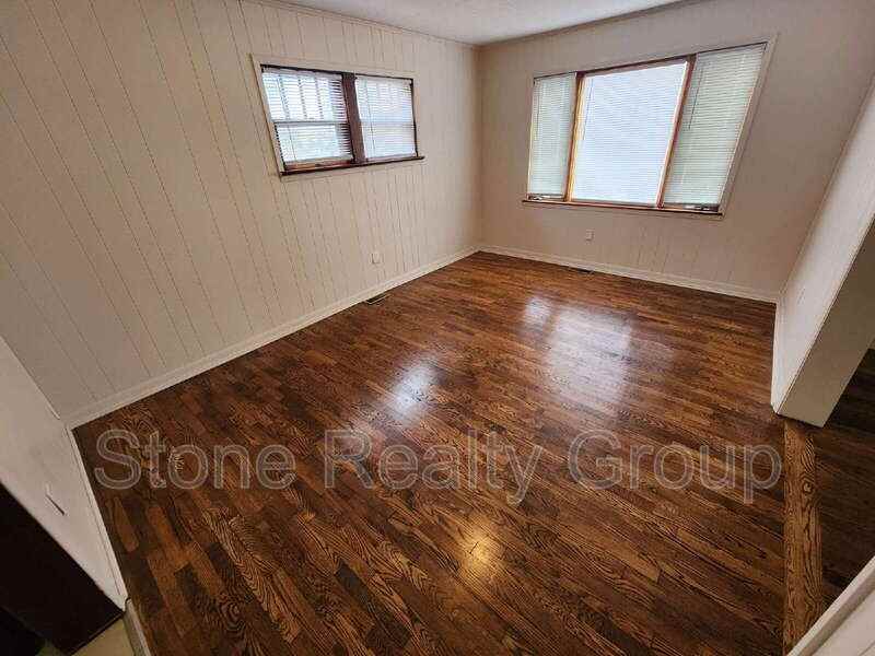 2419 Layher Ave - Photo 4 of 10