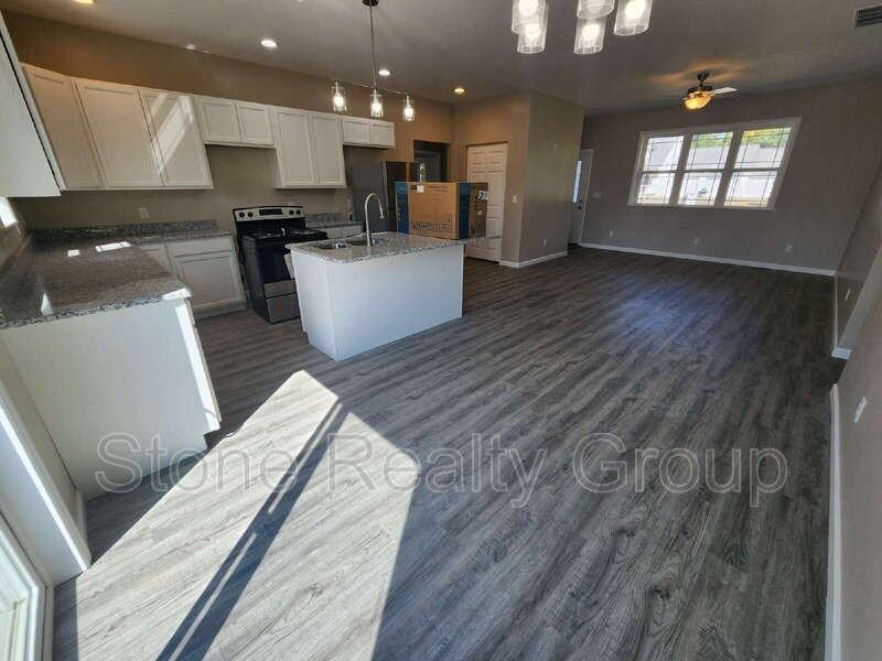 1108 W Ewing St - Photo 4 of 12