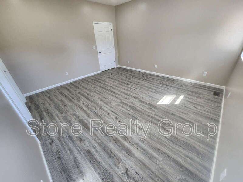 1108 W Ewing St - Photo 5 of 12