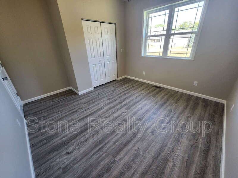 1108 W Ewing St - Photo 7 of 12