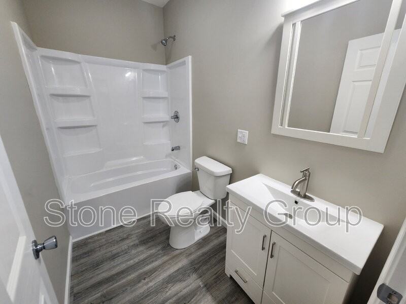 1108 W Ewing St - Photo 7 of 10