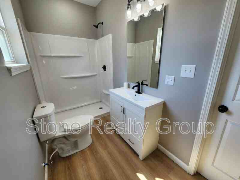 1162 W Ewing St - Photo 7 of 10