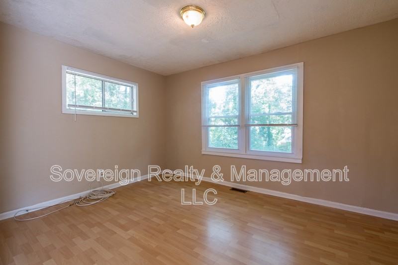1801 Oakmont Dr Nw - Photo 6 of 20