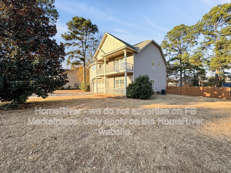 5555 Schellin Dr - Photo 4 of 23