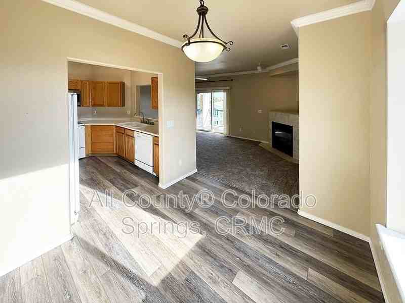 3081 Mandalay Grv #9 - Photo 7 of 21