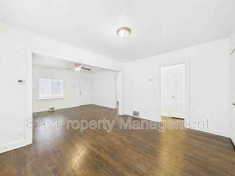 5341 Brooklyn Ave - Photo 7 of 41