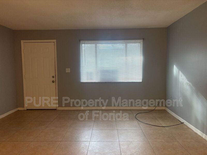 3721 Ne 41st St #B - Photo 4 of 27