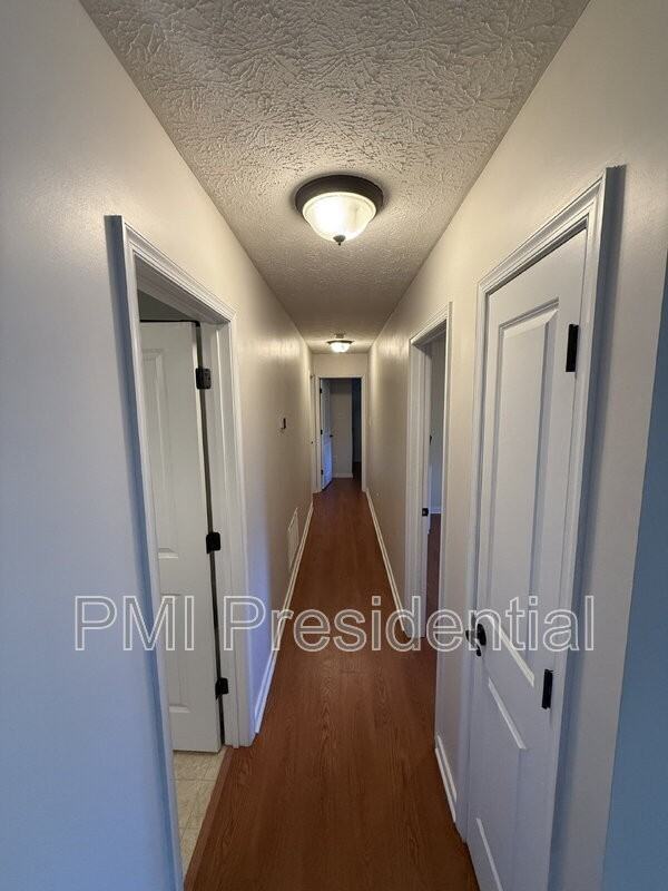 1041 Greenview Dr - Photo 7 of 14