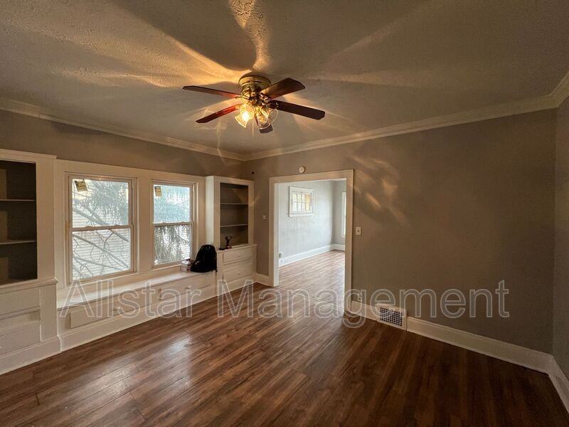 3628 E 142nd St #3 - Photo 7 of 20