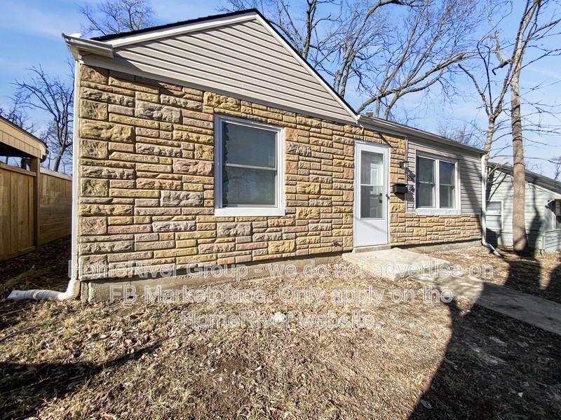 2918 S 51st St - Photo 2 of 20