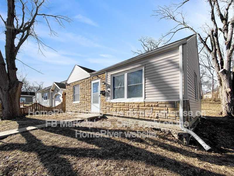 2918 S 51st St - Photo 3 of 20