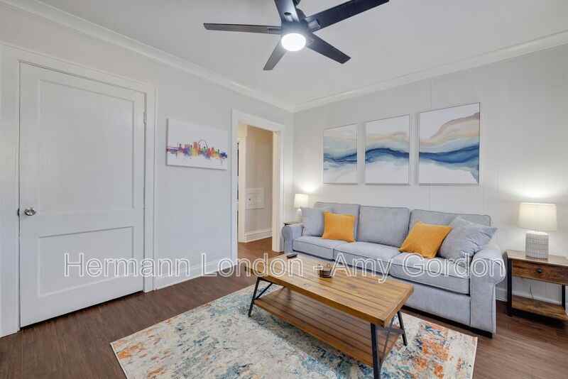 6024 Dewey Ave #A - Photo 4 of 18