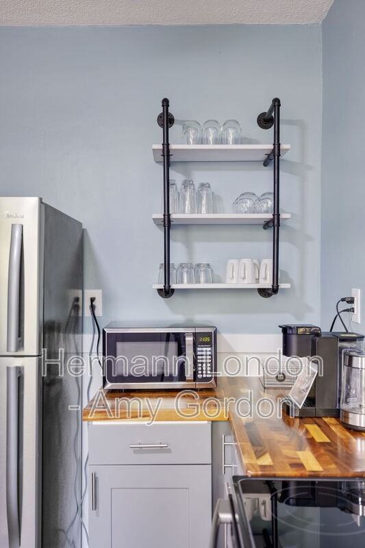 6024 Dewey Ave #A - Photo 6 of 18