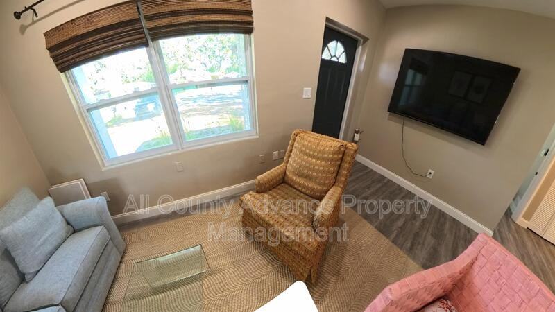 1448 San Mateo Dr - Photo 4 of 20