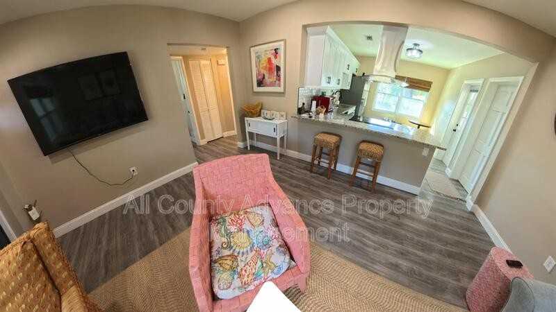 1448 San Mateo Dr - Photo 5 of 20