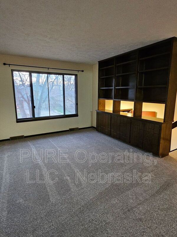 14028 Madison Cir - Photo 3 of 33