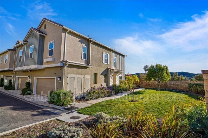 22772 Harmony Dr - Photo 2 of 23