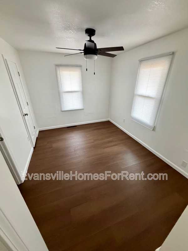 2148 Waggoner Ave - Photo 6 of 10