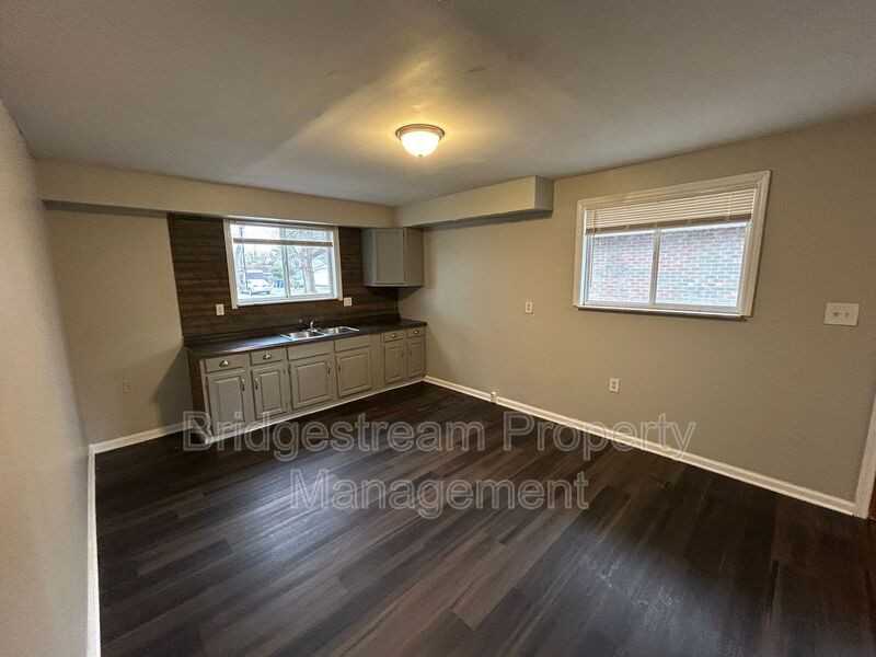 4633 Blueberry Ave - Photo 5 of 10