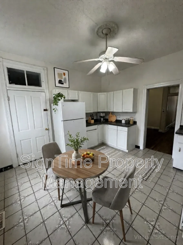 40 E Franklin St - Photo 6 of 25