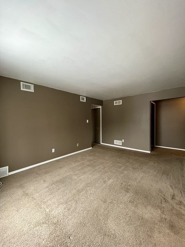 939 James St #8 - Photo 7 of 12