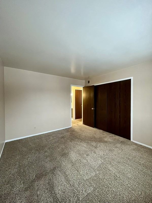 939 James St #12 - Photo 5 of 12