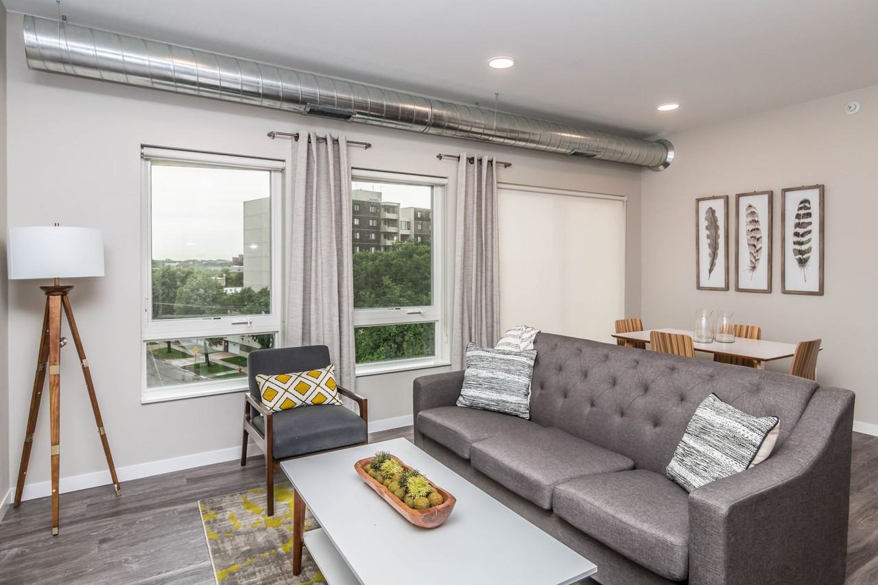 300Lime - Photo 4 of 50