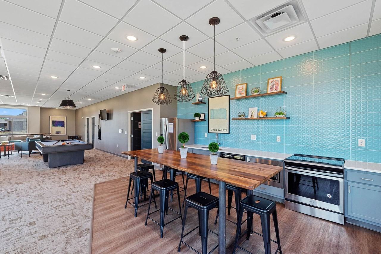 Silverthorne Flats - Photo 7 of 50