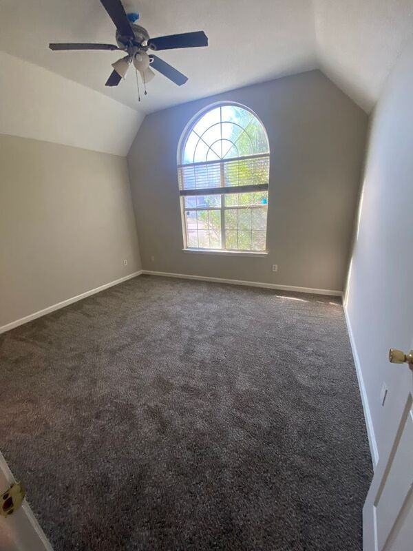 1514 Estacada Way - Photo 5 of 17