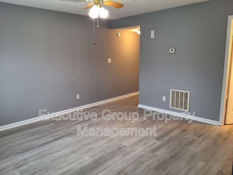 1115 - Photo 2 of 18