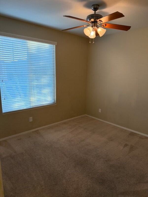 2764 E Cherry Hill Dr - Photo 5 of 25