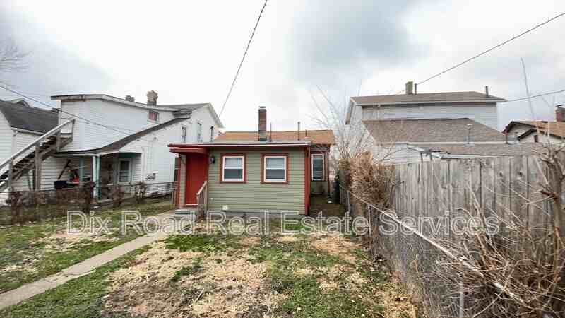 252 Mcclure St - Photo 4 of 28