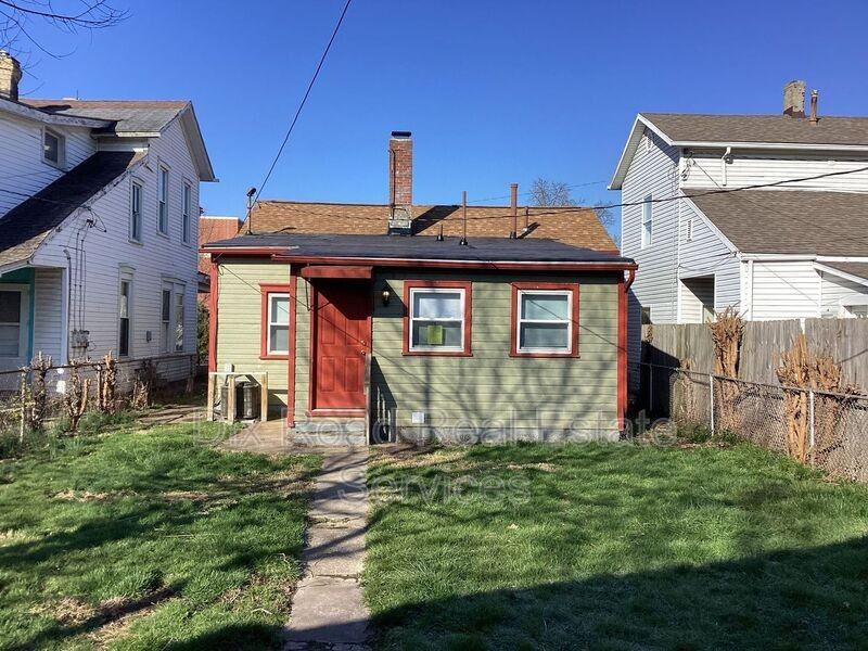 252 Mcclure St - Photo 5 of 28