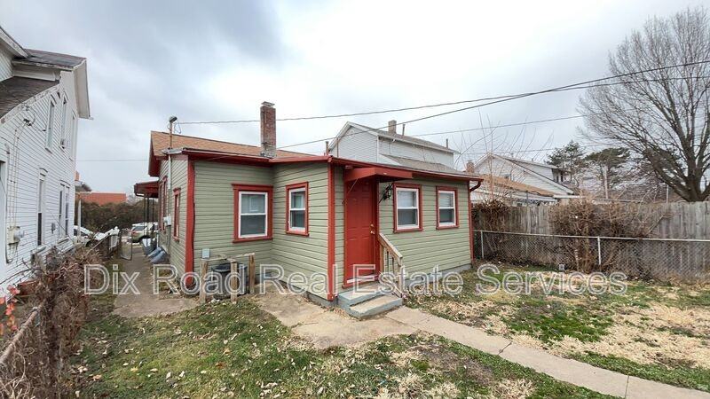 252 Mcclure St - Photo 6 of 28