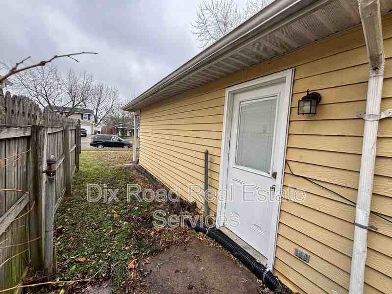 3701 Greenview Dr - Photo 6 of 29